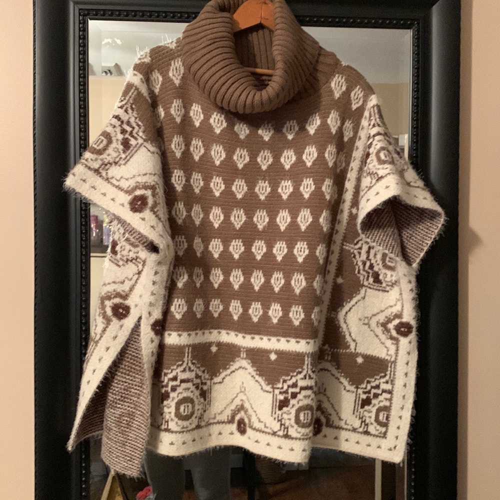 Super soft blanket poncho w/ sewn side for armhole..NWOT